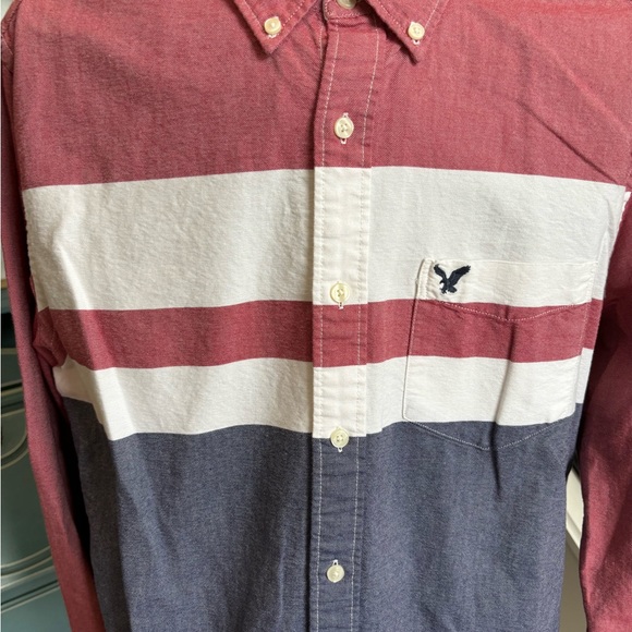 American Eagle Red White & Blue Button Up Size Large. Long Sleeve Classic Fit - Picture 3 of 4